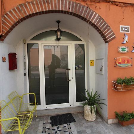 Due Passi dal Mare Bed and Breakfast Ceriale Esterno foto